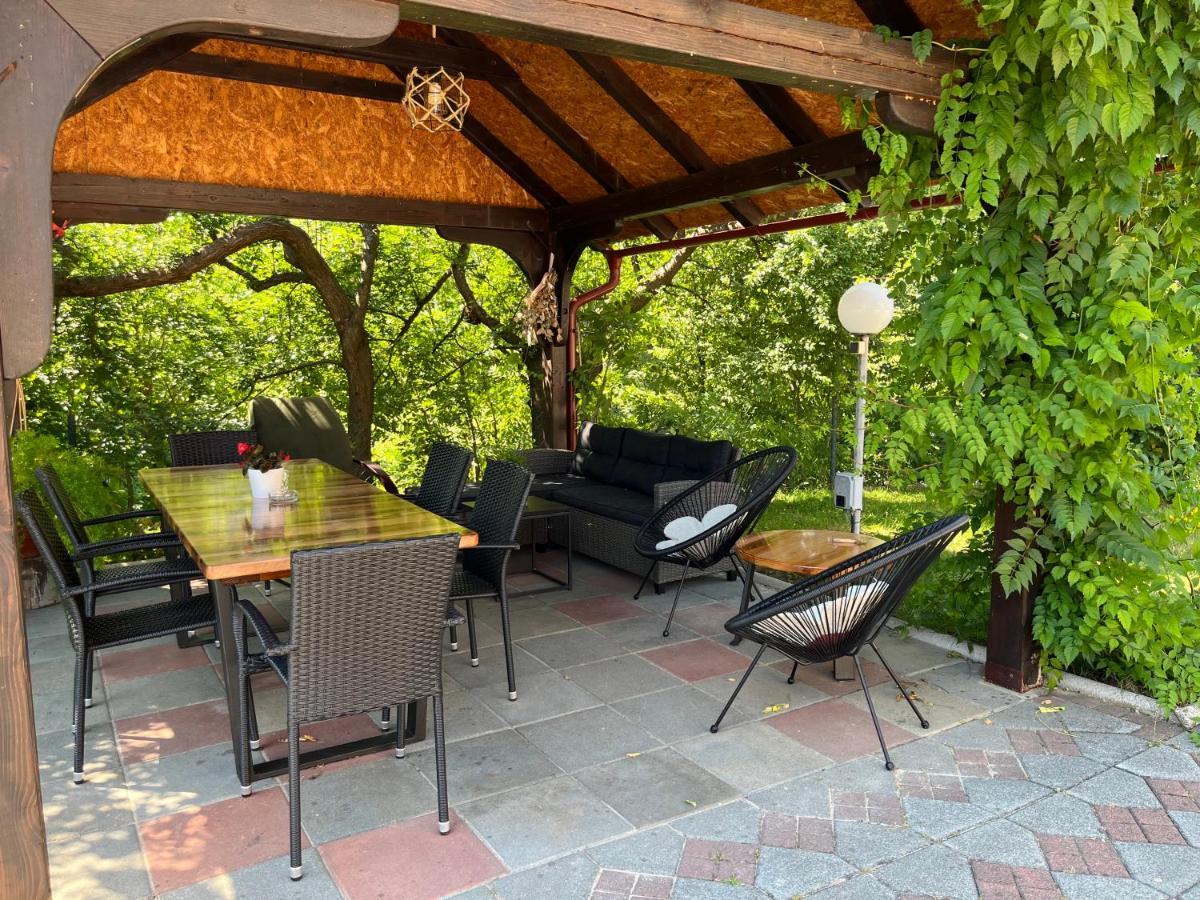 Guesthouse Hodak Selište Drežničko Kültér fotó