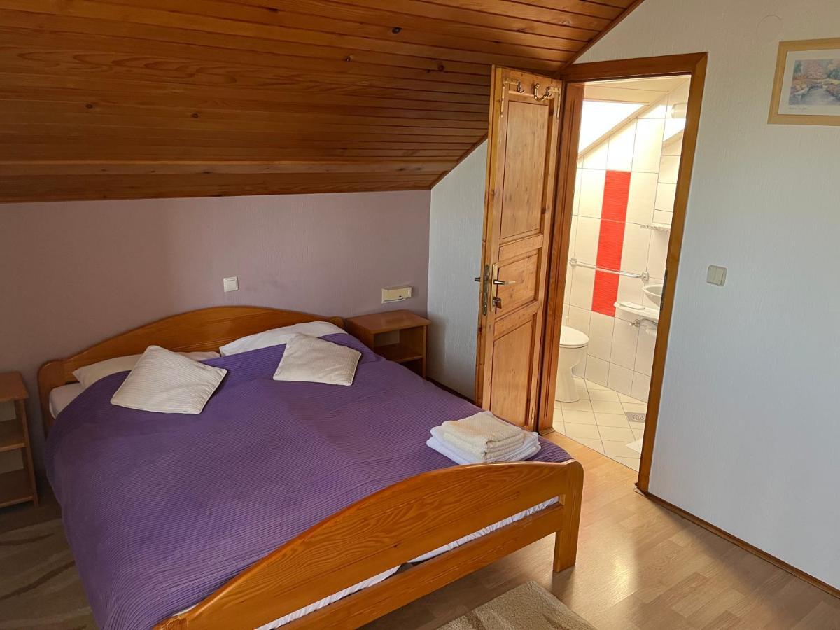 Guesthouse Hodak Selište Drežničko Kültér fotó