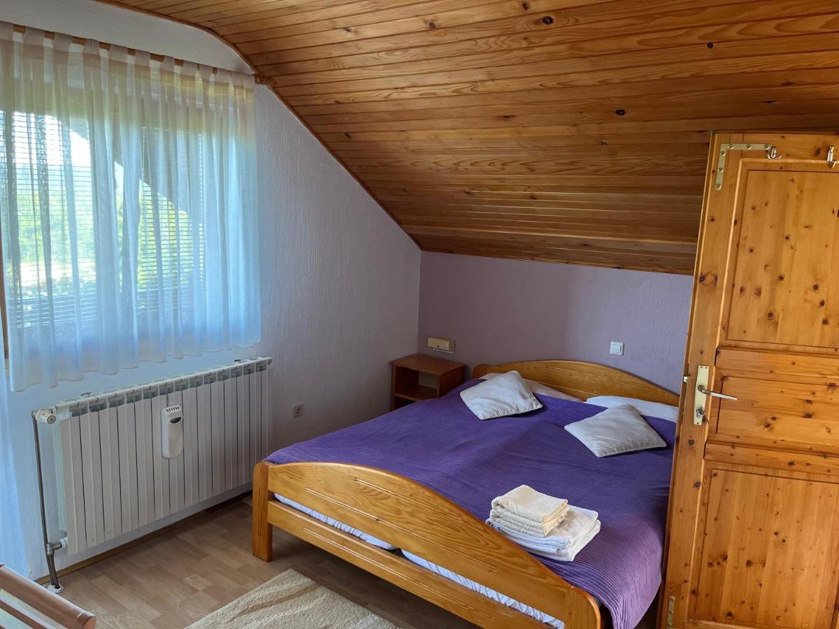 Guesthouse Hodak Selište Drežničko Kültér fotó