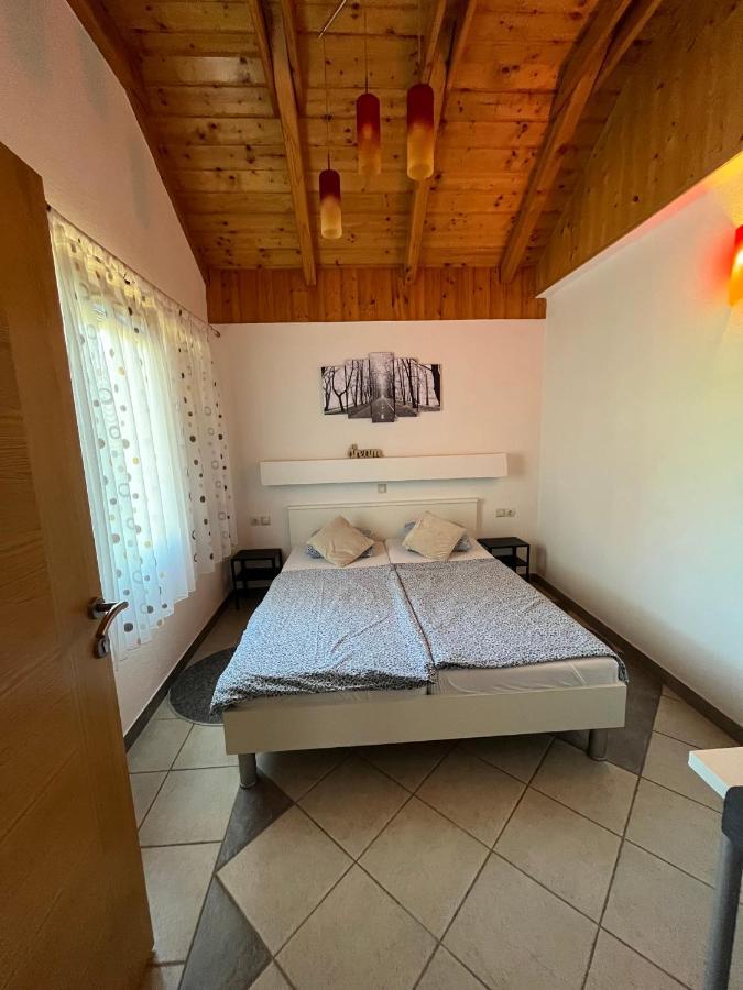 Guesthouse Hodak Selište Drežničko Kültér fotó