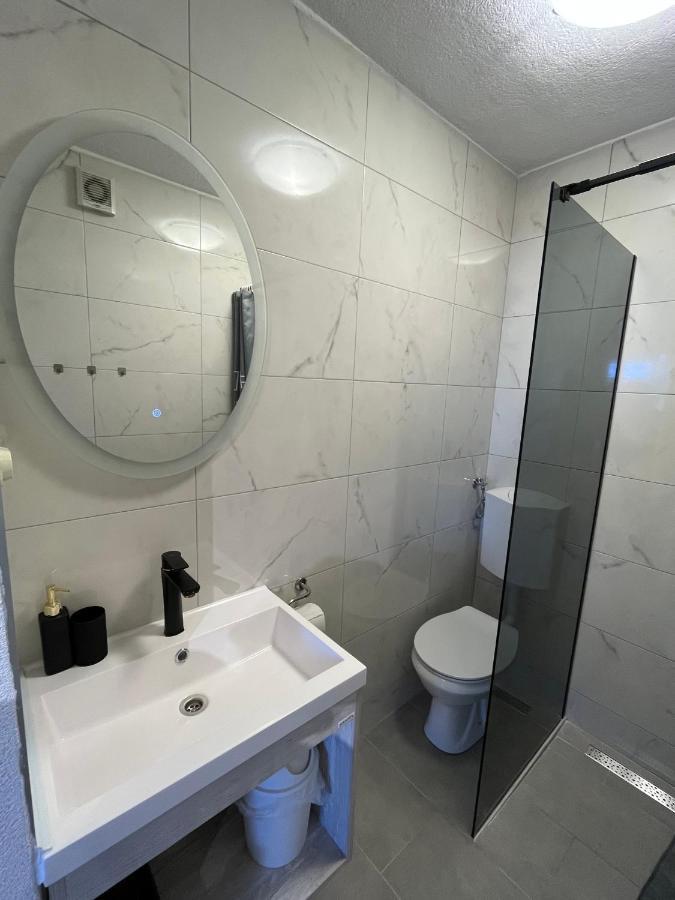 Guesthouse Hodak Selište Drežničko Kültér fotó